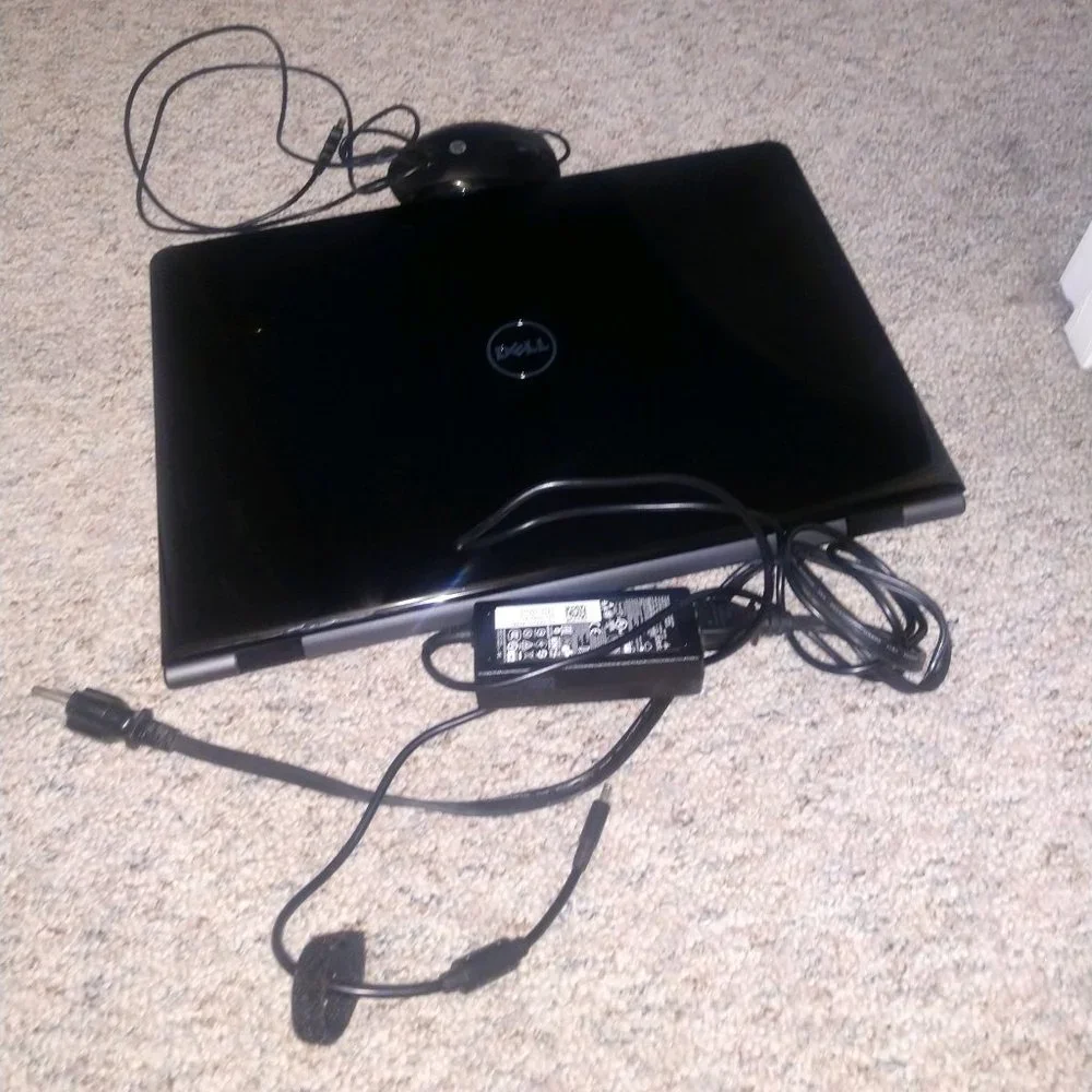 Dell Inspiron 5755 Laptop Bundle: Mouse, Case, Charger Included